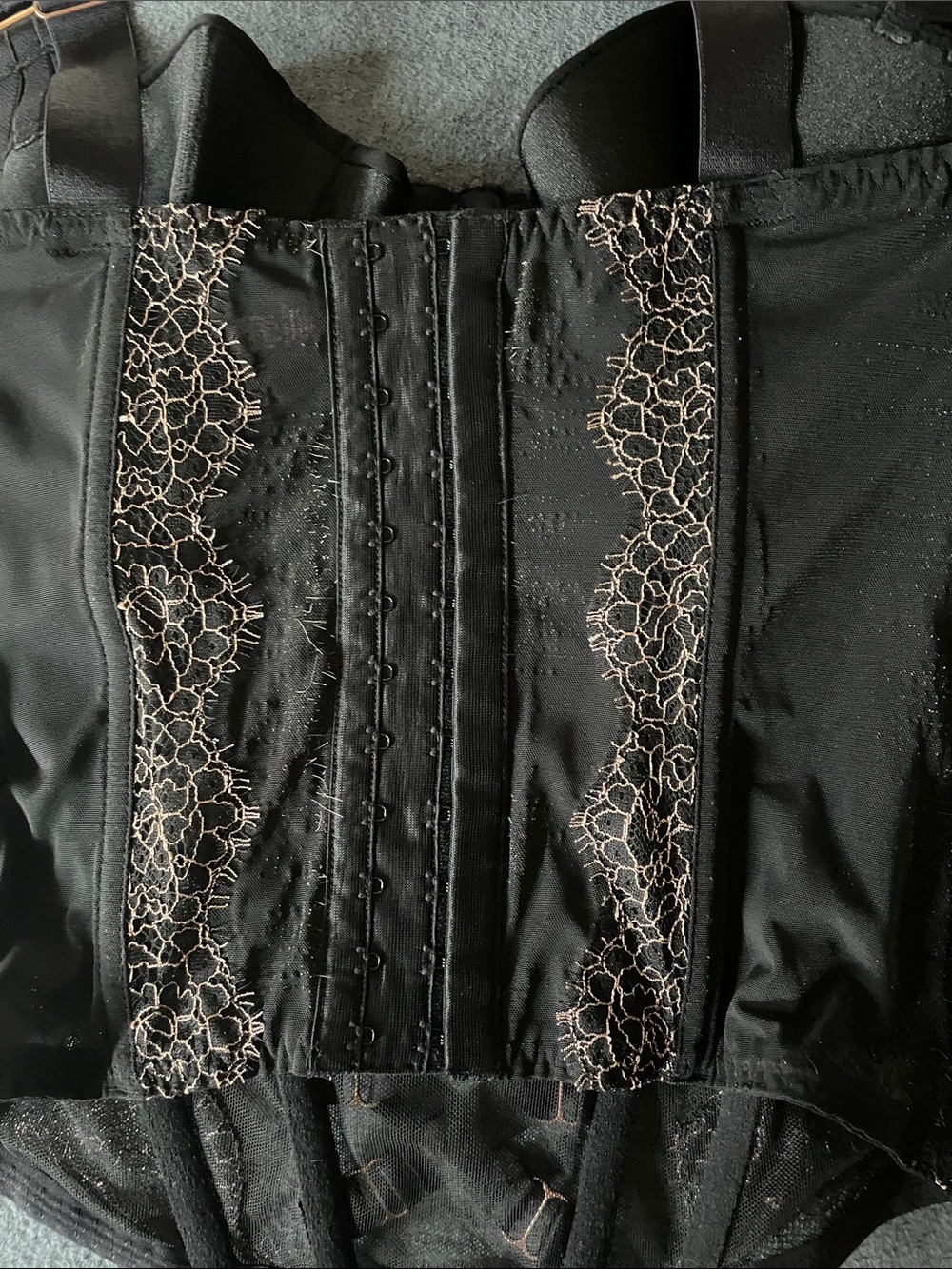 Victoria's Secret Black Corset Top with Cream Lace - Picture 6 of 8